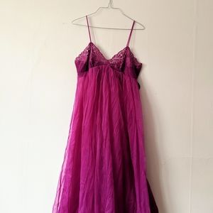 Vtg Lily of France magenta nightgown